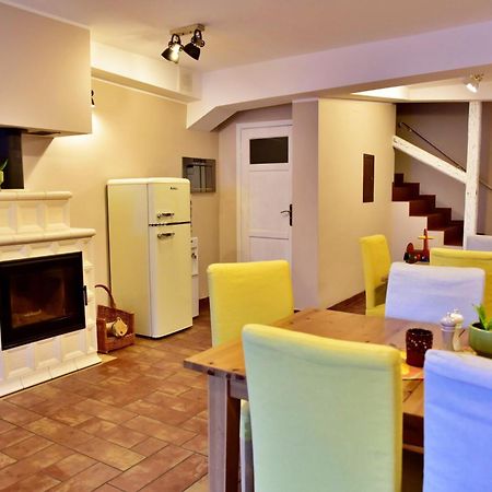 Gosciniec Nowa Wioska Bed & Breakfast Walbrzych Bagian luar foto