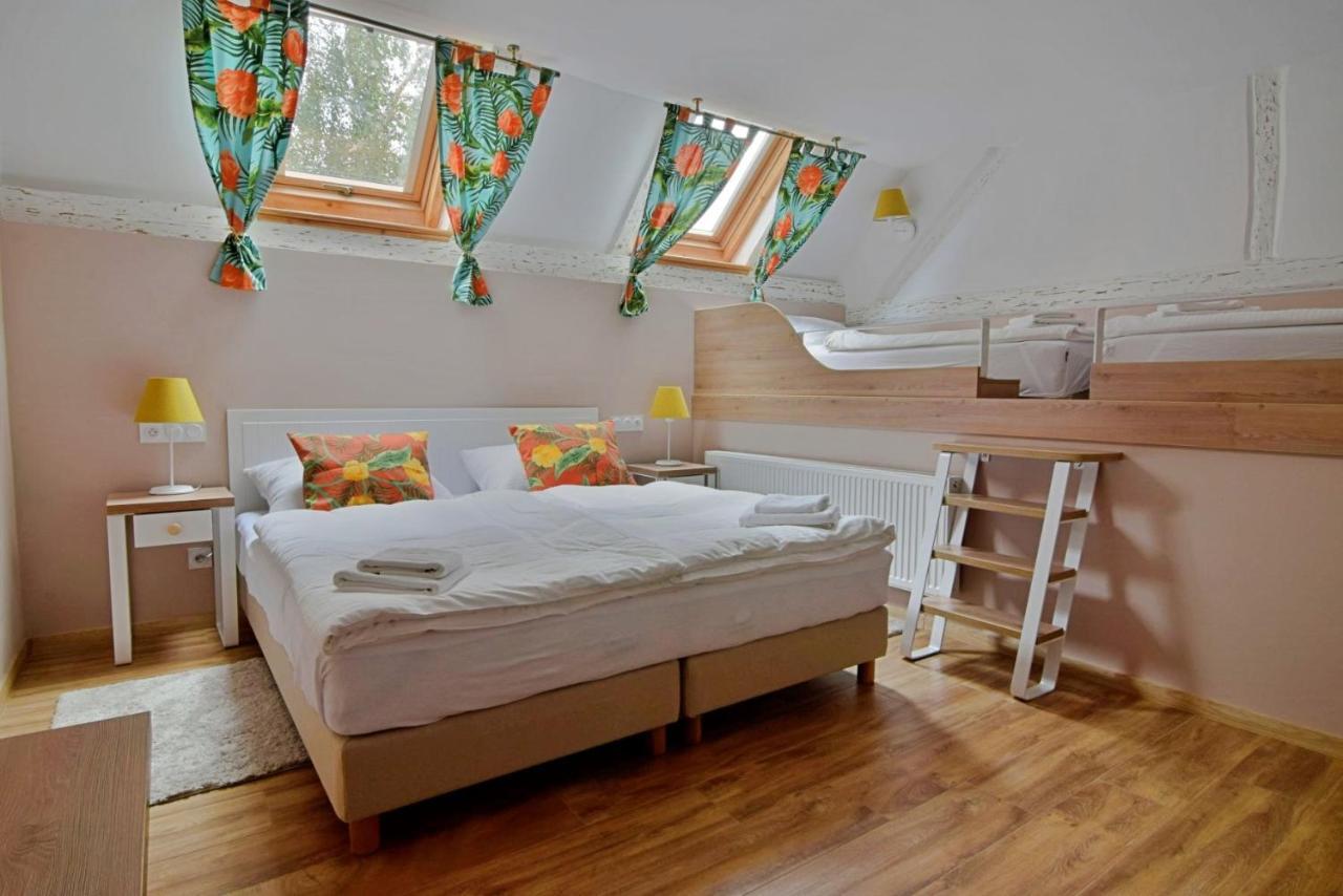 Gosciniec Nowa Wioska Bed & Breakfast Walbrzych Bagian luar foto