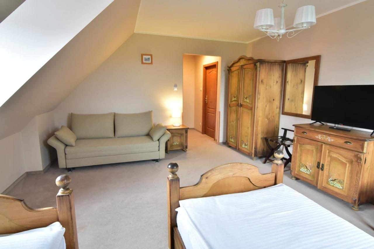 Gosciniec Nowa Wioska Bed & Breakfast Walbrzych Bagian luar foto