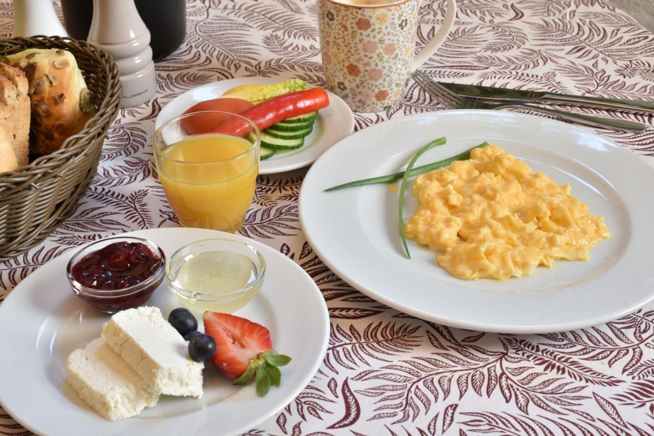 Gosciniec Nowa Wioska Bed & Breakfast Walbrzych Bagian luar foto