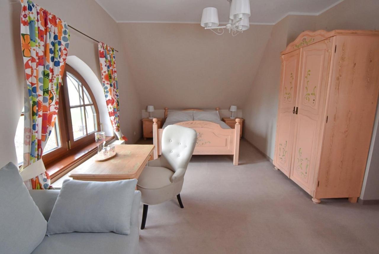 Gosciniec Nowa Wioska Bed & Breakfast Walbrzych Bagian luar foto
