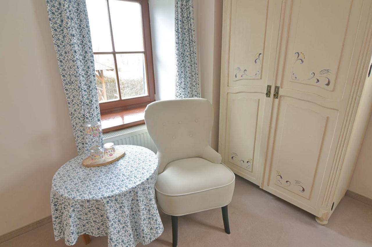 Gosciniec Nowa Wioska Bed & Breakfast Walbrzych Bagian luar foto
