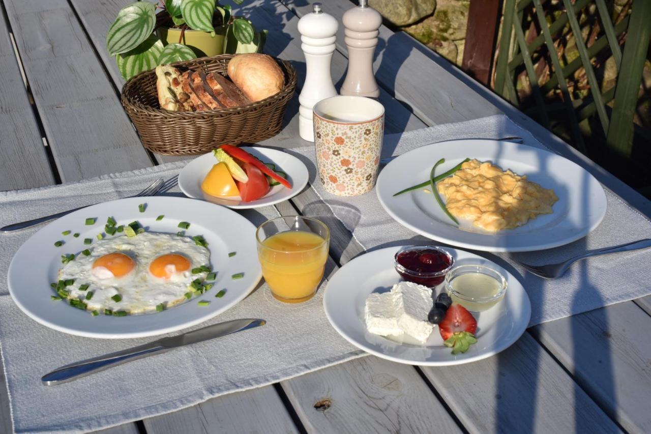 Gosciniec Nowa Wioska Bed & Breakfast Walbrzych Bagian luar foto