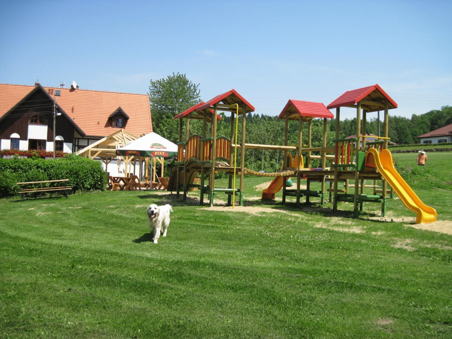 Gosciniec Nowa Wioska Bed & Breakfast Walbrzych Bagian luar foto