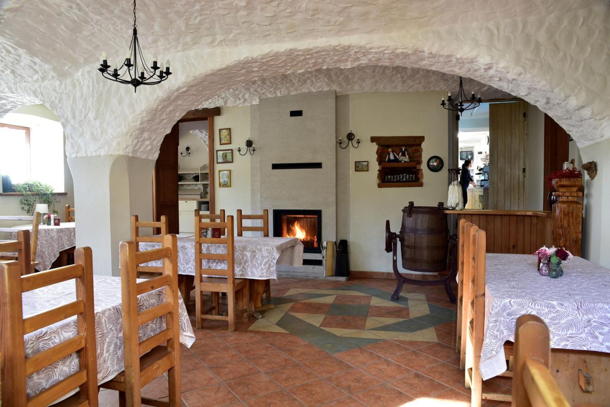 Gosciniec Nowa Wioska Bed & Breakfast Walbrzych Bagian luar foto
