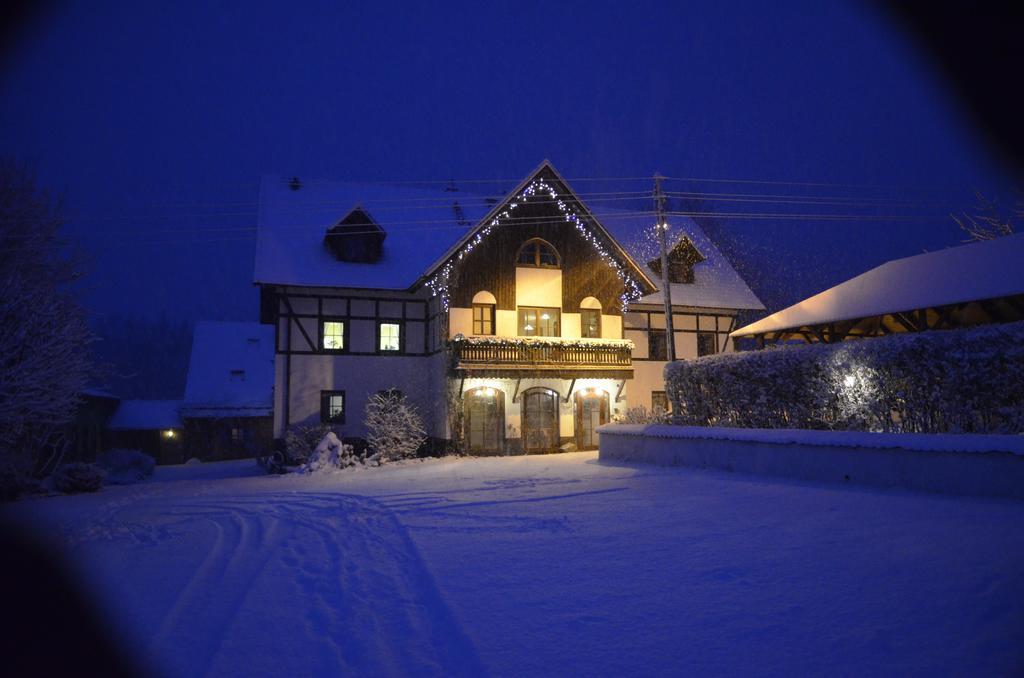 Gosciniec Nowa Wioska Bed & Breakfast Walbrzych Bagian luar foto